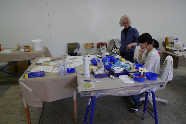 Kaori thinking, Elizabeth talking